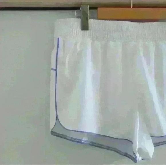 HEAD | Women's White/Blue Mid Rise Relaxed Athletic Shorts - Picture 2 of 4